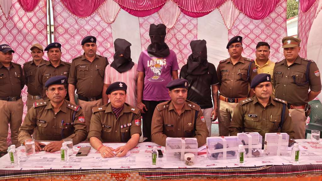 कालाढूंगी फायरिंग कांड का खुलासा: तीन आरोपी गिरफ्तार, अवैध पिस्टल-तमंचे बरामद